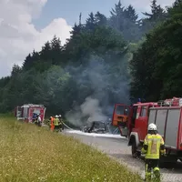 fahrzeugbranda6juni18_1.jpeg